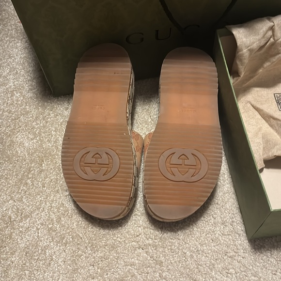 Gucci Sandal 38 1/2 - Picture 3 of 4